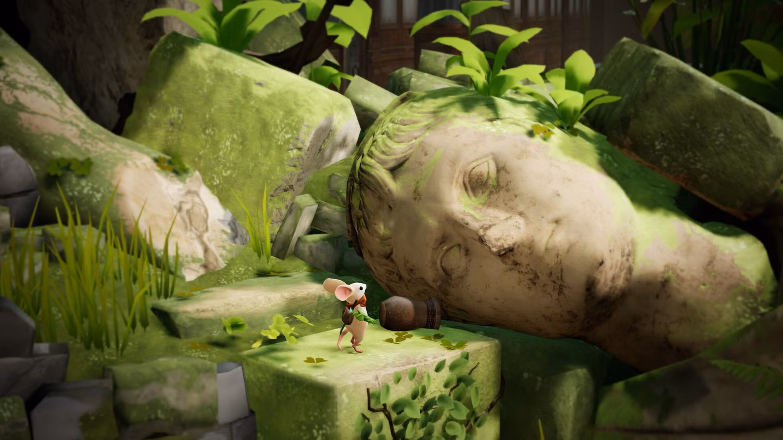 moss-mouse-with-statue.jpg